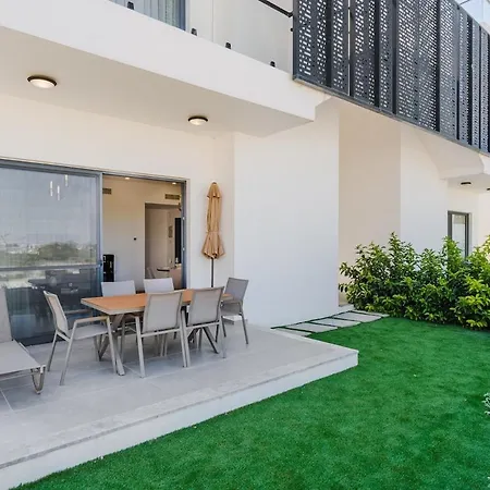Aqualina Lotus Apartman *