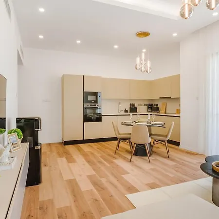 Aqualina Lotus Apartman *